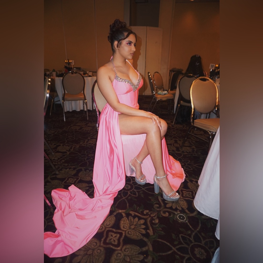 pink Portia and Scarlett dress size 6 but could fix an 8 only used oncen